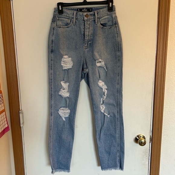 Hollister Curvy  ultra high-rise, Mom Jean size 3 - Picture 1 of 6
